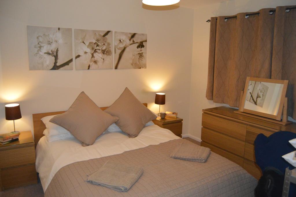 Chesterton Court Apartment Gloucester Buitenkant foto